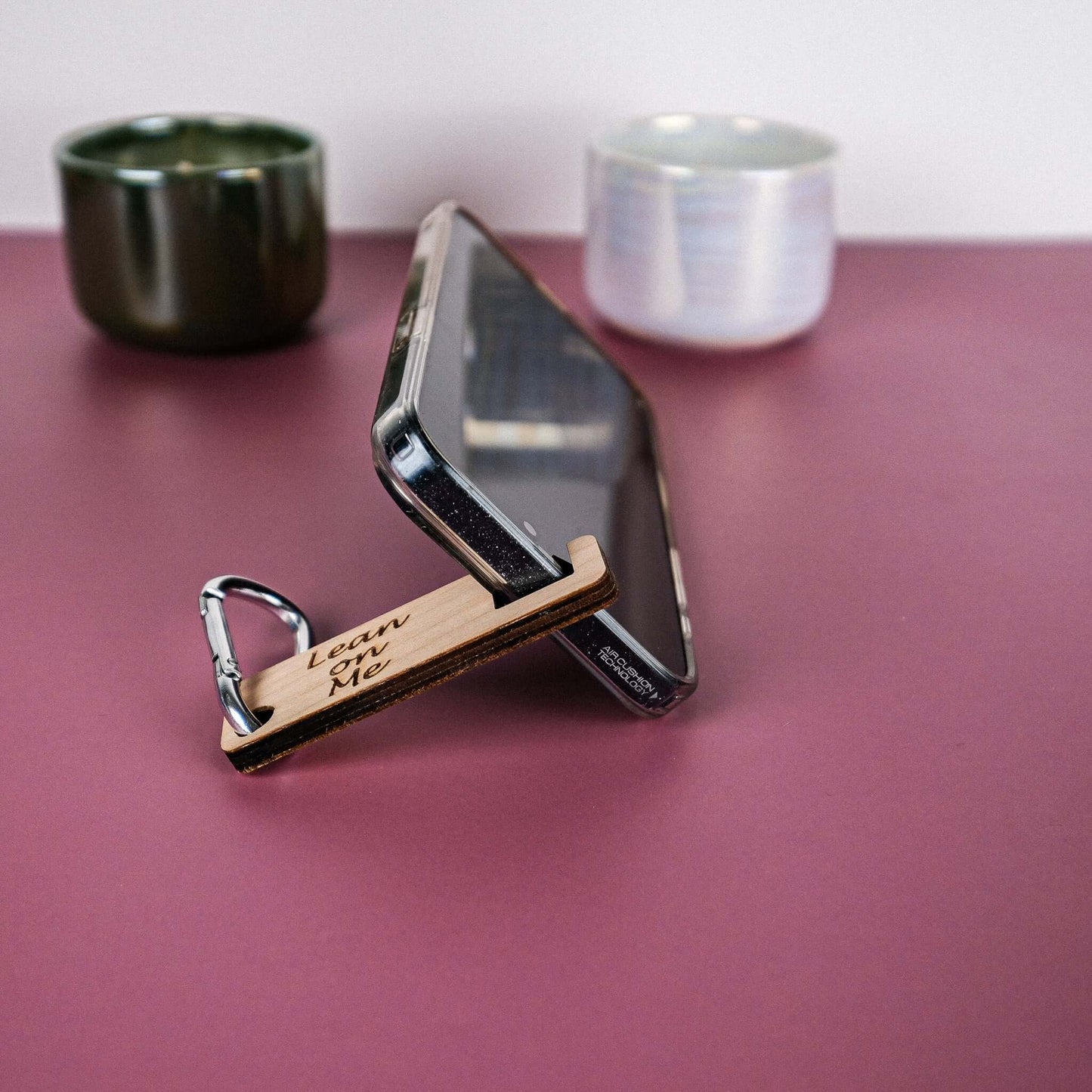 Keyring Phone Stand for iPhone or Android - Scott Engraving - Phone Accessory